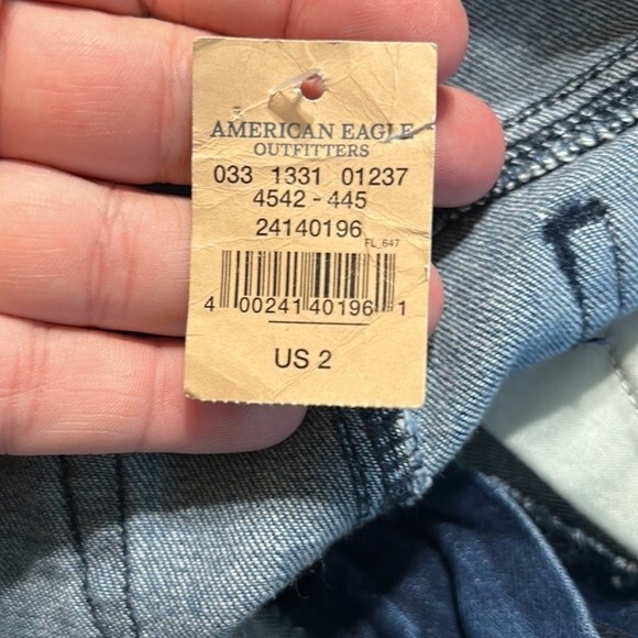 AMERICAN EAGLE Size 2 NWT Shortie Low Rise Stretch Denim Jean Shorts Raw Hem - Picture 6 of 9